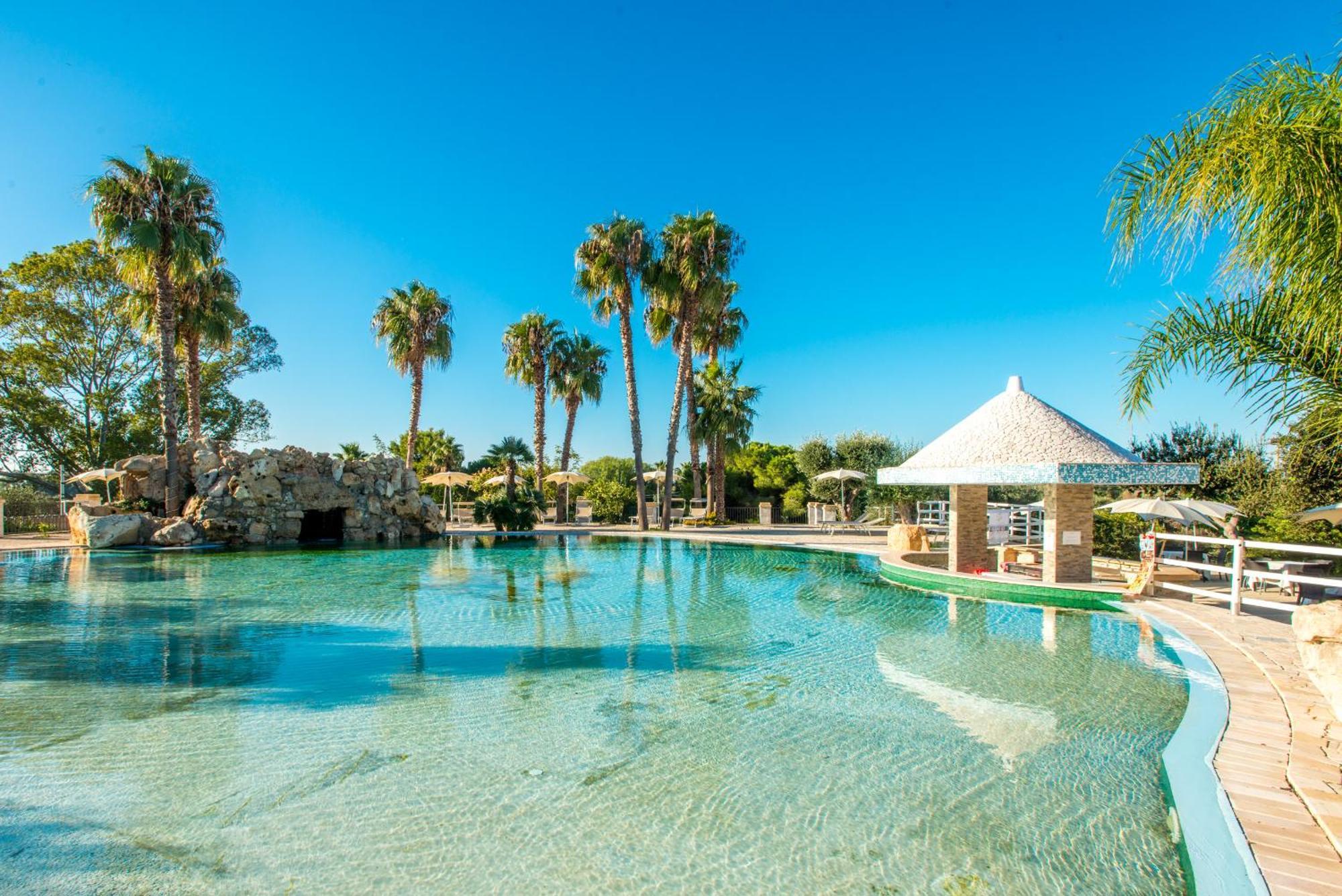 Eden Resort Country อูเจนโต ภายนอก รูปภาพ